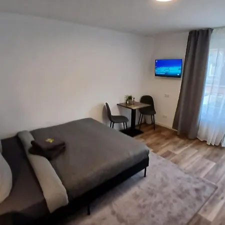 Hostal Hub 10 - Mit Balkon