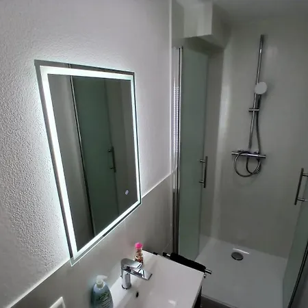 Hub 10 - Mit Balkon Hostal Karlsruhe