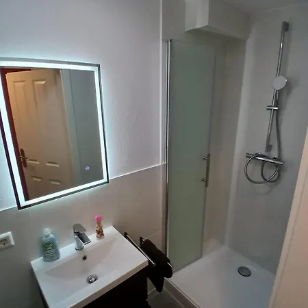 Hub 10 - Mit Balkon Hostal Karlsruhe