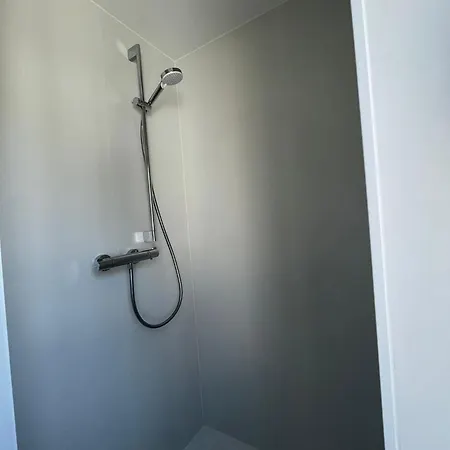 Hostal Hub 10 - Mit Balkon *
