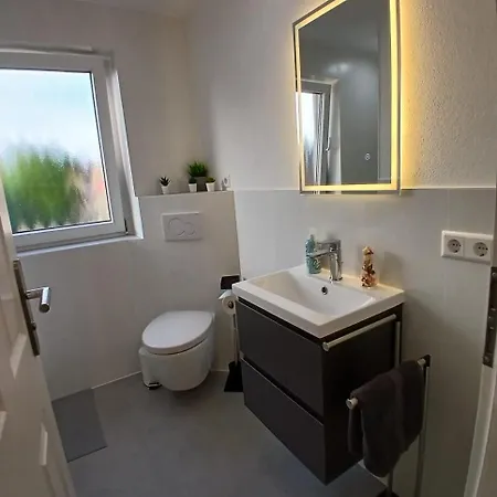 Hostal Hub 10 - Mit Balkon *