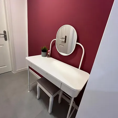 Hostal Hub 10 - Mit Balkon *